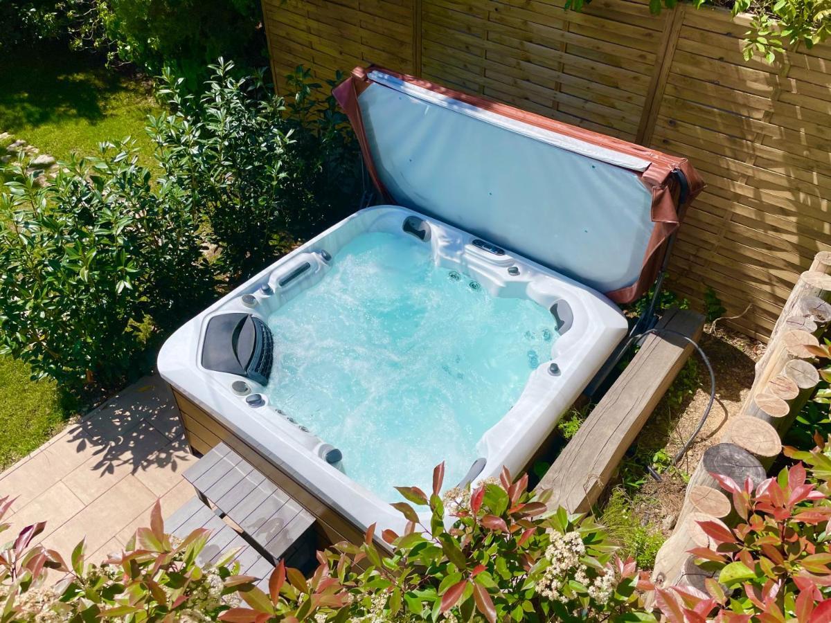 Wooden Premium Jacuzzival Apartment *
